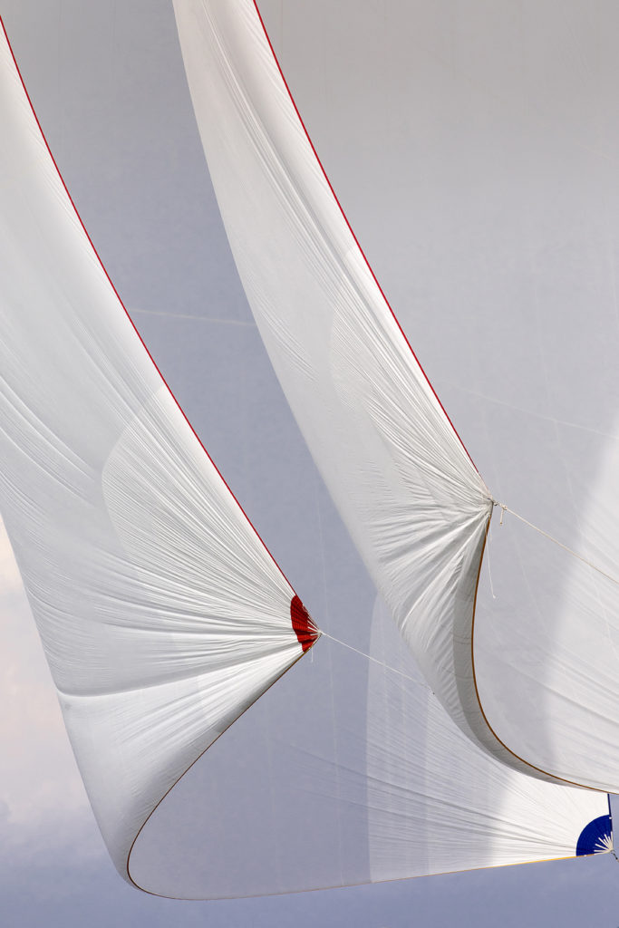 G351 - Billowing Sails